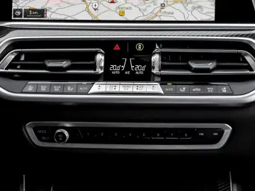 BMW X5 xDr45e MSpo DAProf HUD 360  Massage Ventilation