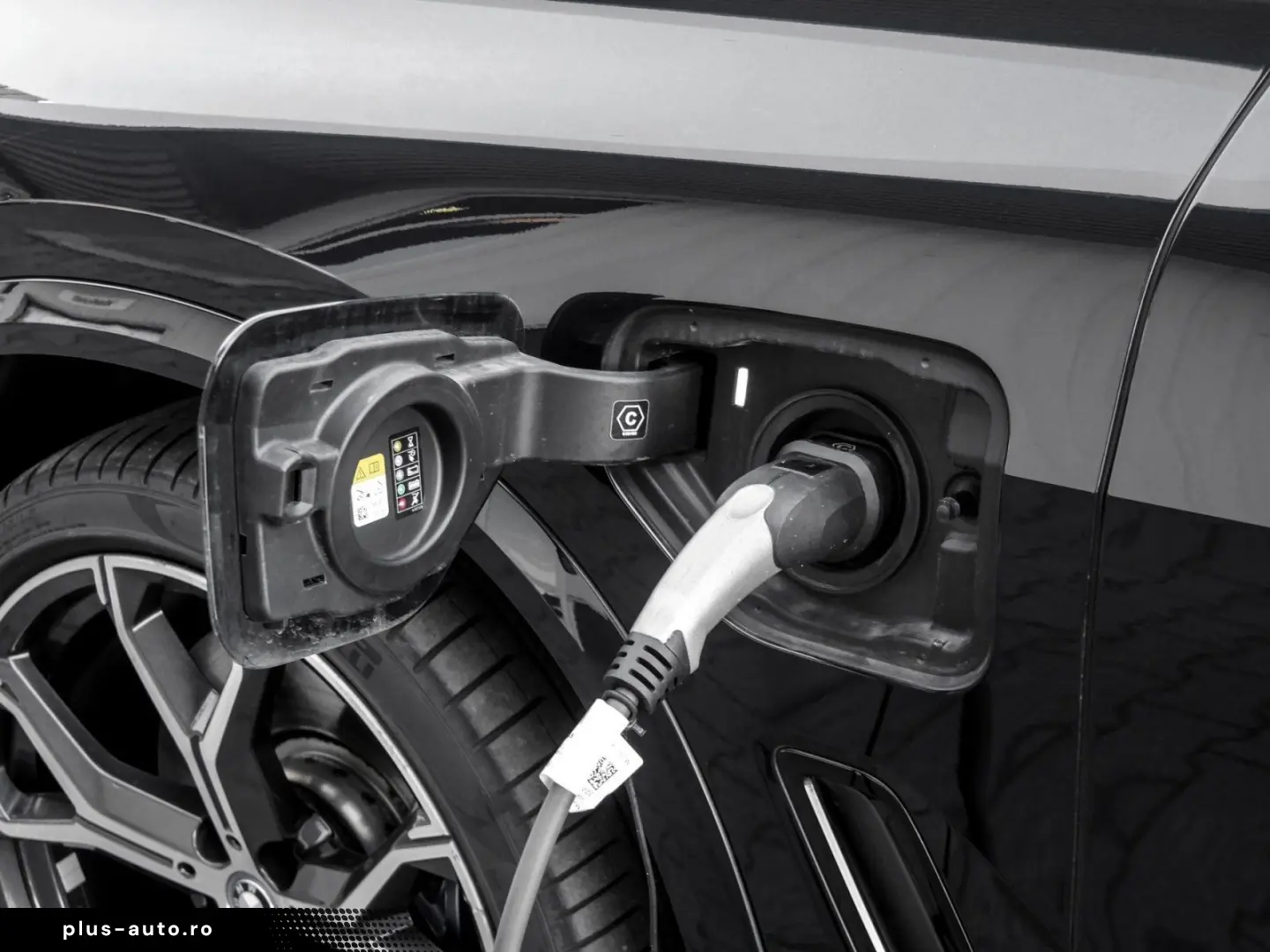 BMW X5 xDr45e MSpo DAProf HUD 360  Massage Ventilation