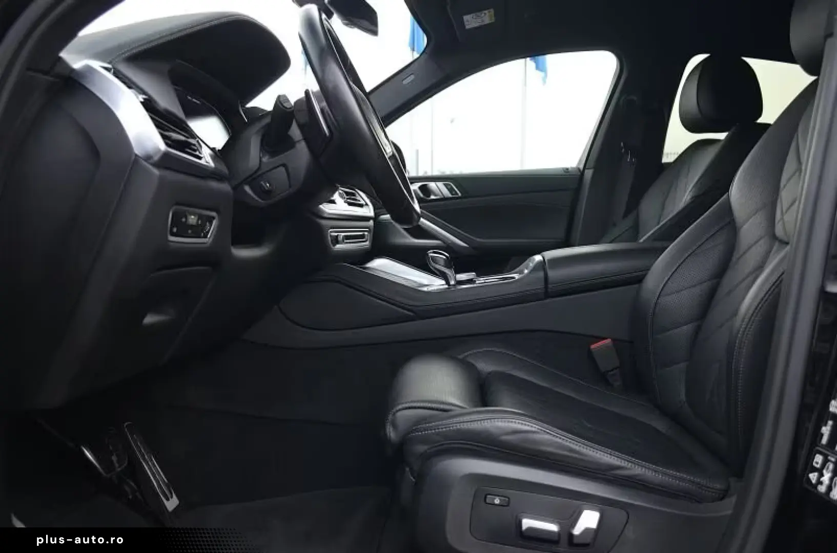 BMW X6 M50i