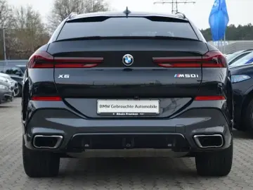 BMW X6 M50i