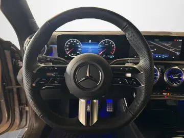 MERCEDES-BENZ CLA 200 9G AMG-LINE