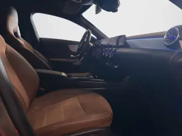 MERCEDES-BENZ CLA 200 9G AMG-LINE