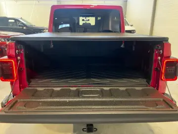 JEEP Gladiator Sport 3 6 4x4 Leder LED AHK Navi Pink