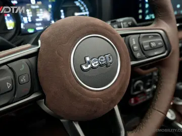 JEEP Wrangler Unlimited 4xe 380 Rubicon   Ferrari Lea