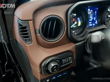 JEEP Wrangler Unlimited 4xe 380 Rubicon   Ferrari Lea