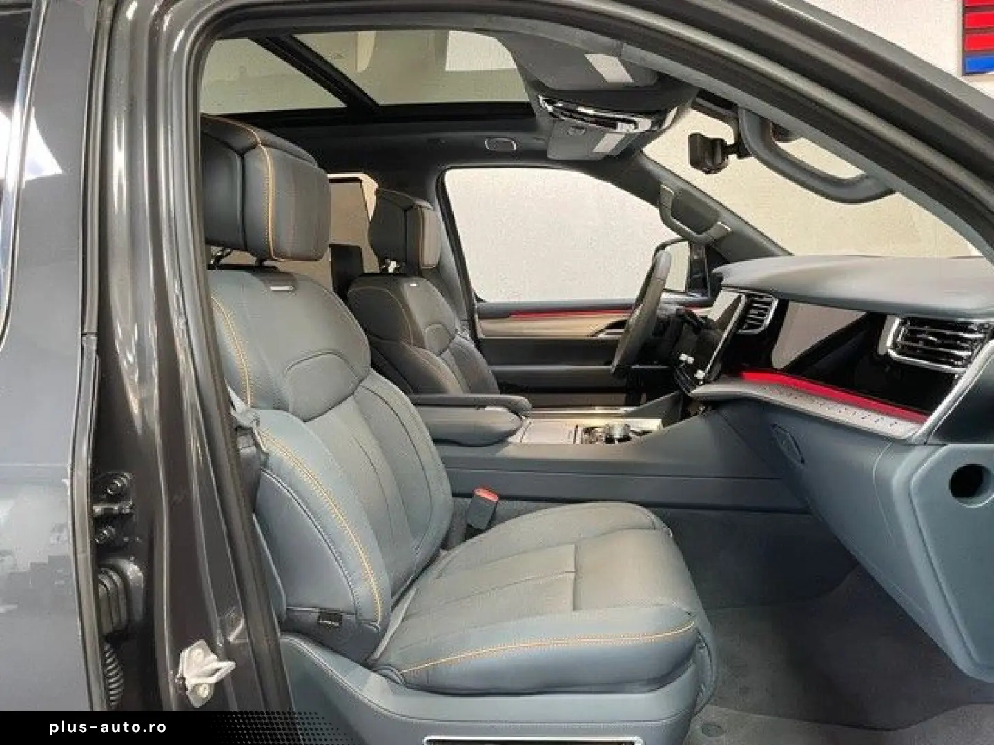 JEEP GRAND WAGONEER 6.4L V-8 LPG  NIGHT VIEW 1. HAND