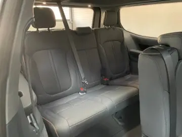 JEEP GRAND WAGONEER 6.4L V-8 LPG  NIGHT VIEW 1. HAND