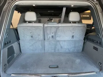 JEEP GRAND WAGONEER 6.4L V-8 LPG  NIGHT VIEW 1. HAND