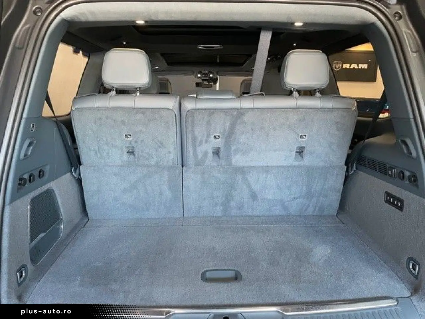 JEEP GRAND WAGONEER 6.4L V-8 LPG  NIGHT VIEW 1. HAND