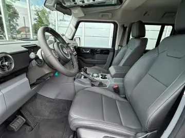 INEOS Grenadier Quartermaster Autom. Park-Assist.