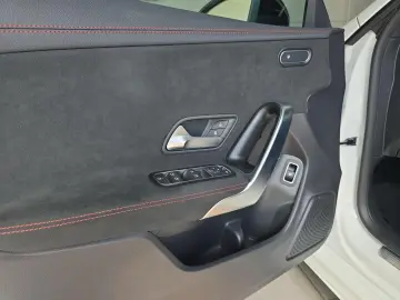 MERCEDES-BENZ CLA 200 - AMG