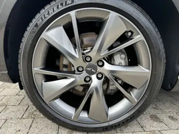 GENESIS GV70 Luxury 4WD