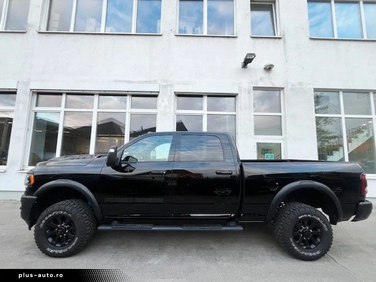 DODGE RAM 2500 CREW CAB POWER WAGON 6.4l V8