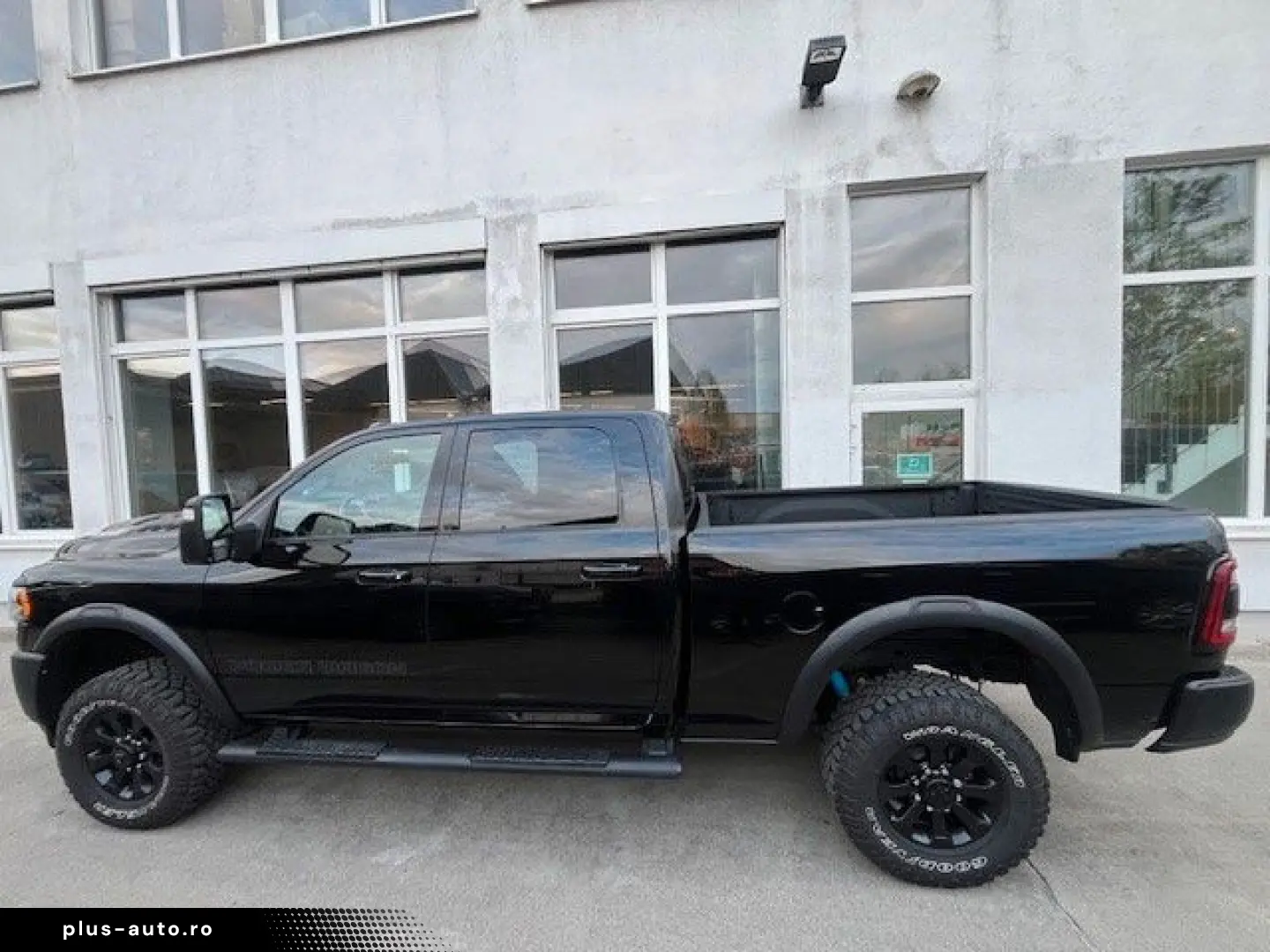 DODGE RAM 2500 CREW CAB POWER WAGON 6.4l V8