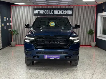 DODGE RAM 5.7 HEMI 4X4 LIMITED LCD TACHO PANO ACC 360