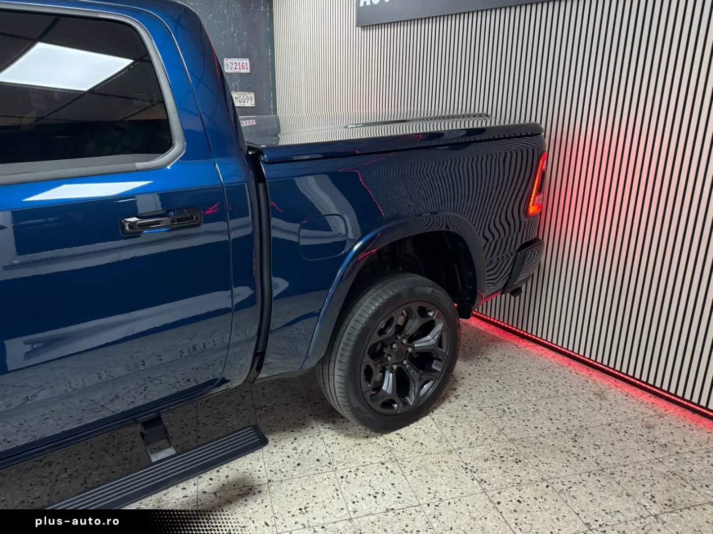 DODGE RAM 5.7 HEMI 4X4 LIMITED LCD TACHO PANO ACC 360