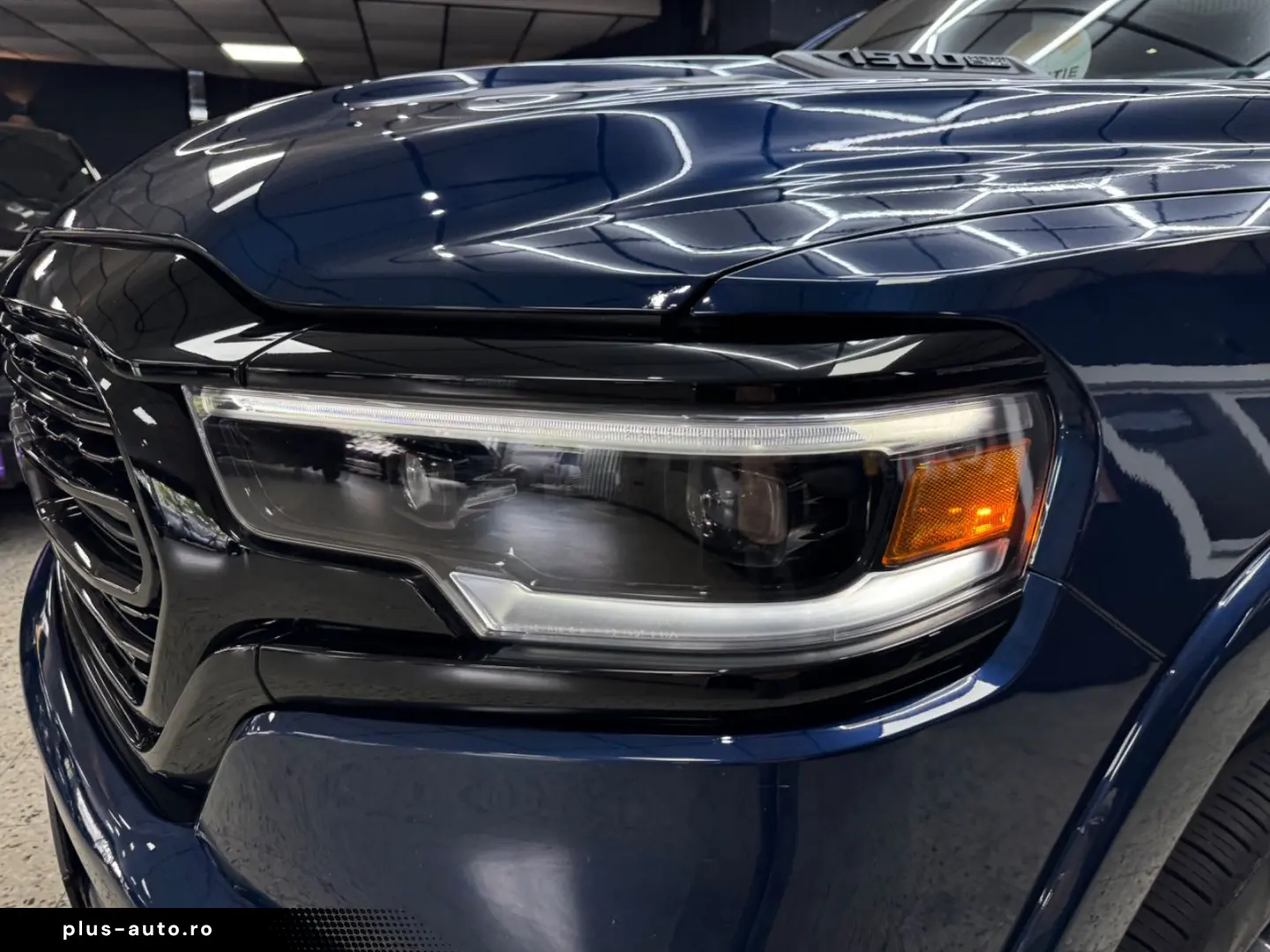 DODGE RAM 5.7 HEMI 4X4 LIMITED LCD TACHO PANO ACC 360