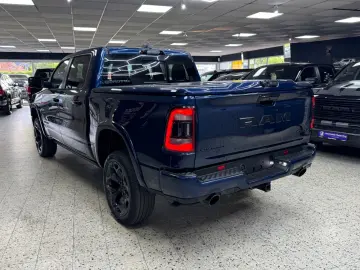 DODGE RAM 5.7 HEMI 4X4 LIMITED LCD TACHO PANO ACC 360