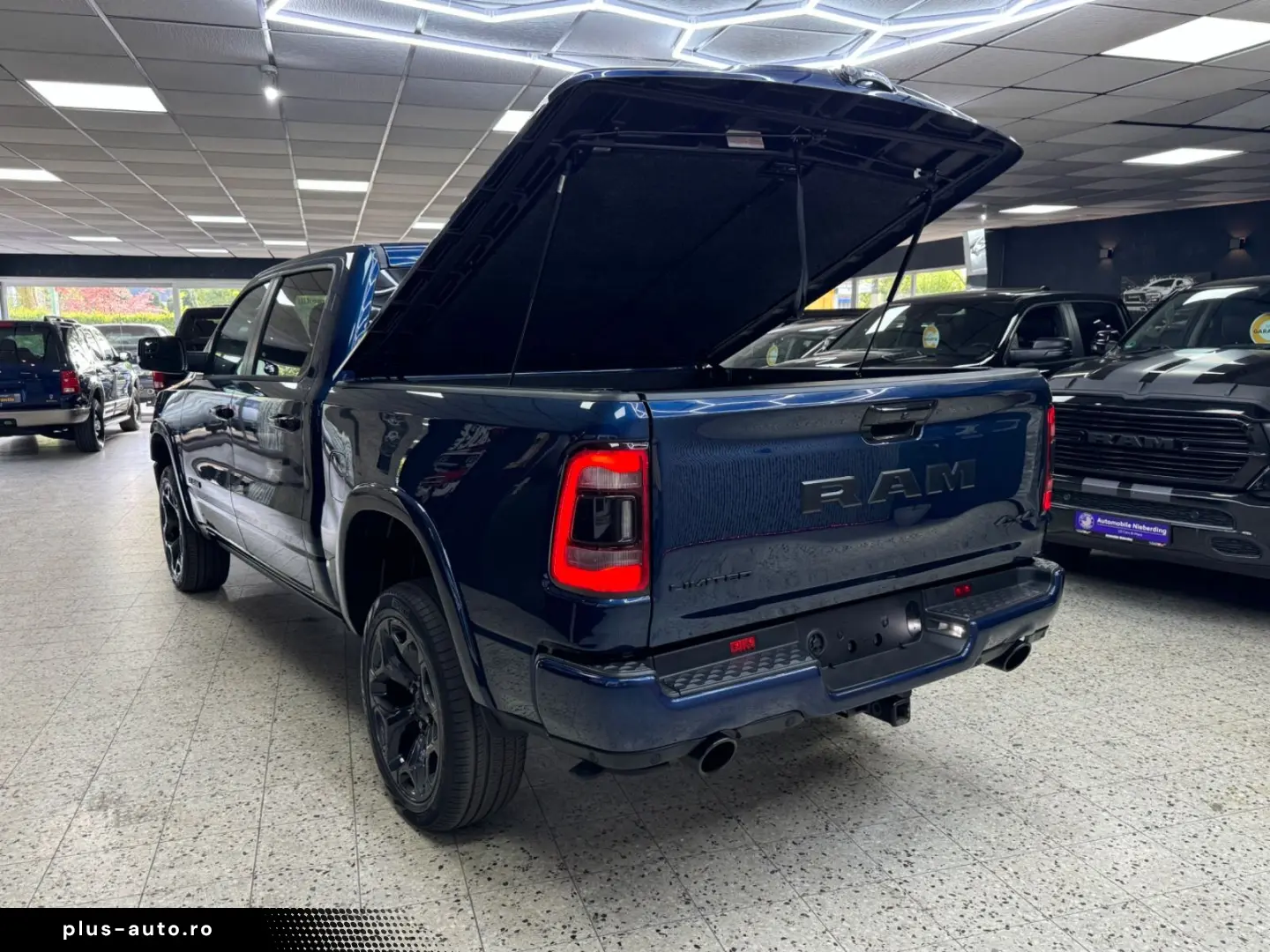 DODGE RAM 5.7 HEMI 4X4 LIMITED LCD TACHO PANO ACC 360