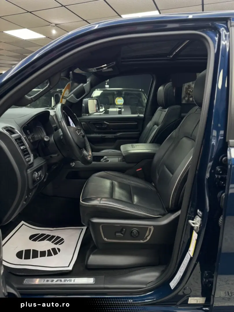 DODGE RAM 5.7 HEMI 4X4 LIMITED LCD TACHO PANO ACC 360
