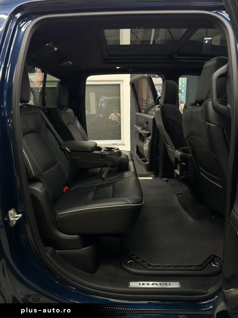 DODGE RAM 5.7 HEMI 4X4 LIMITED LCD TACHO PANO ACC 360