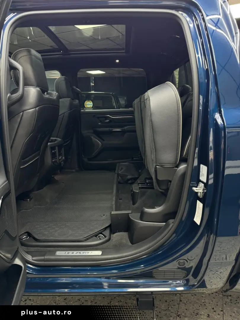 DODGE RAM 5.7 HEMI 4X4 LIMITED LCD TACHO PANO ACC 360