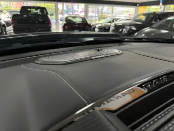 DODGE RAM 5.7 HEMI 4X4 LIMITED LCD TACHO PANO ACC 360