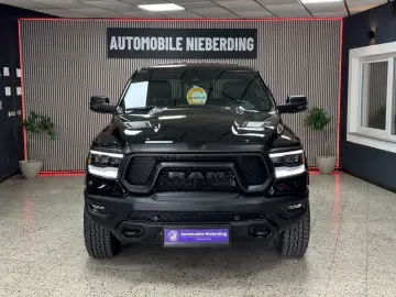 DODGE RAM 5.7 HEMI 4X4 Rebel  LCD-Tacho  Pano 12 NAVI