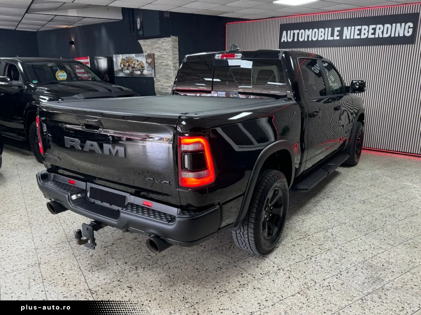 DODGE RAM 5.7 HEMI 4X4 Rebel  LCD-Tacho  Pano 12 NAVI