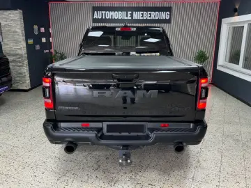 DODGE RAM 5.7 HEMI 4X4 Rebel  LCD-Tacho  Pano 12 NAVI