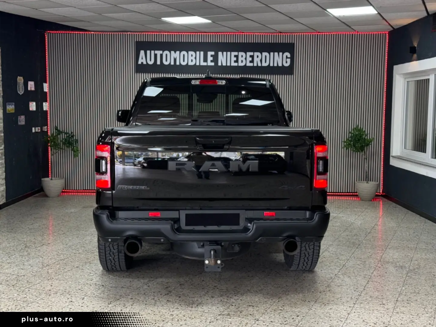 DODGE RAM 5.7 HEMI 4X4 Rebel  LCD-Tacho  Pano 12 NAVI