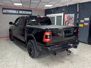 DODGE RAM 5.7 HEMI 4X4 Rebel  LCD-Tacho  Pano 12 NAVI