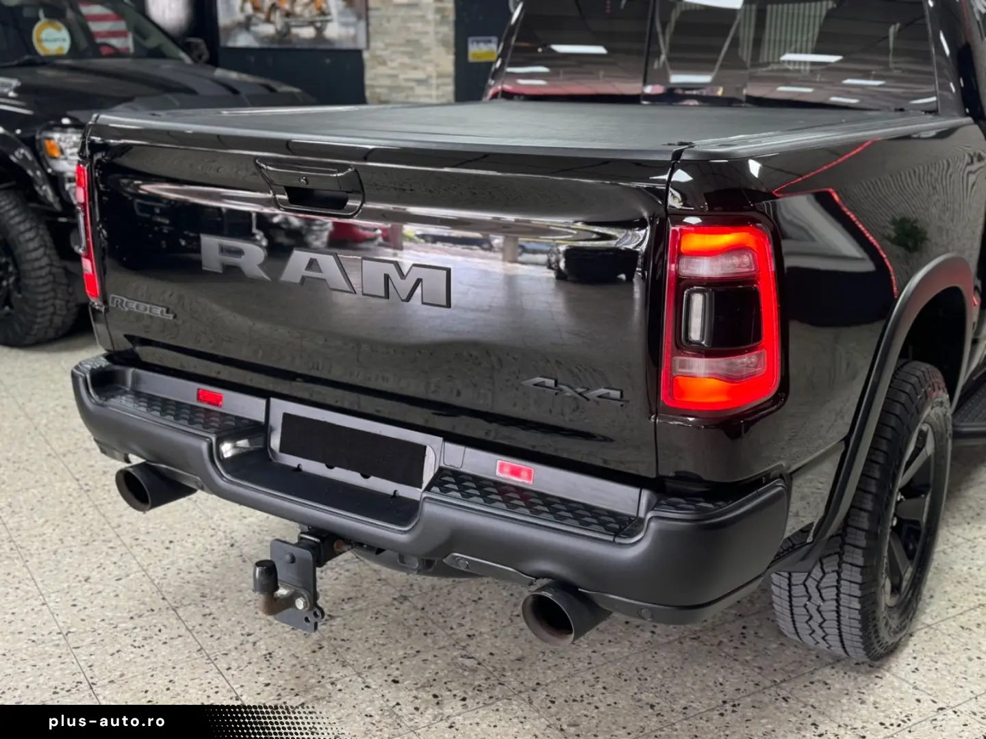 DODGE RAM 5.7 HEMI 4X4 Rebel  LCD-Tacho  Pano 12 NAVI