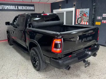 DODGE RAM 5.7 HEMI 4X4 Rebel  LCD-Tacho  Pano 12 NAVI