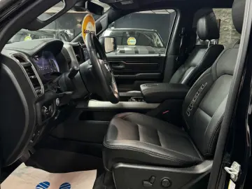 DODGE RAM 5.7 HEMI 4X4 Rebel  LCD-Tacho  Pano 12 NAVI