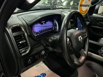 DODGE RAM 5.7 HEMI 4X4 Rebel  LCD-Tacho  Pano 12 NAVI