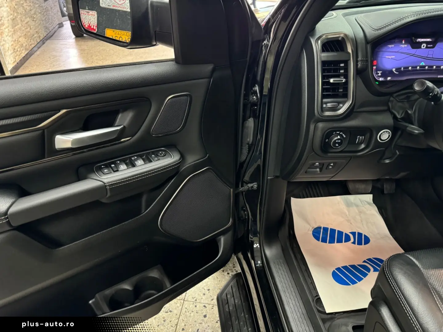 DODGE RAM 5.7 HEMI 4X4 Rebel  LCD-Tacho  Pano 12 NAVI