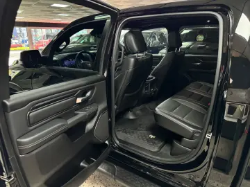 DODGE RAM 5.7 HEMI 4X4 Rebel  LCD-Tacho  Pano 12 NAVI