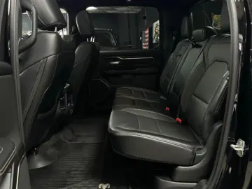 DODGE RAM 5.7 HEMI 4X4 Rebel  LCD-Tacho  Pano 12 NAVI
