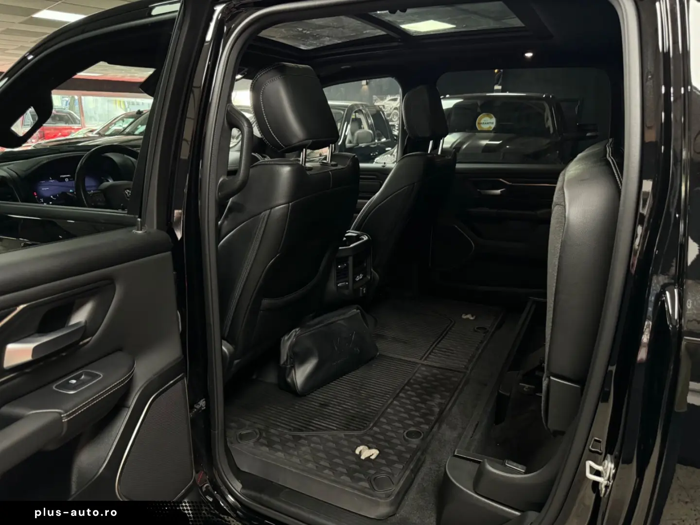 DODGE RAM 5.7 HEMI 4X4 Rebel  LCD-Tacho  Pano 12 NAVI