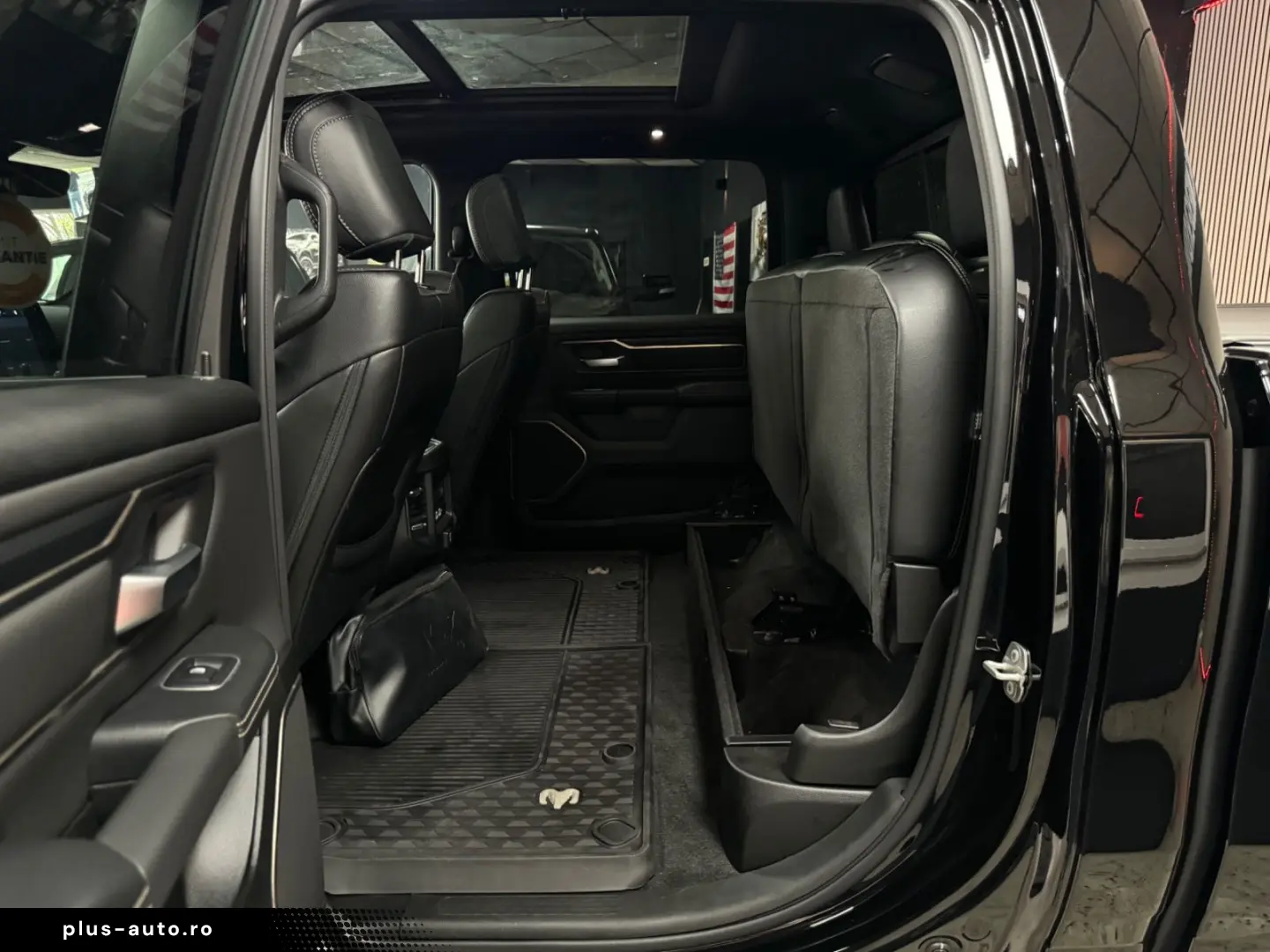 DODGE RAM 5.7 HEMI 4X4 Rebel  LCD-Tacho  Pano 12 NAVI