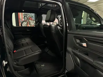 DODGE RAM 5.7 HEMI 4X4 Rebel  LCD-Tacho  Pano 12 NAVI
