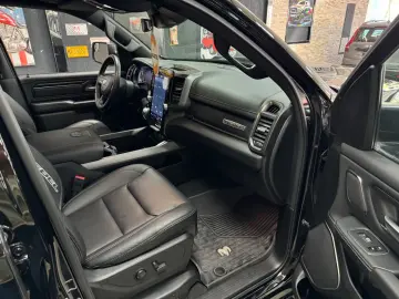 DODGE RAM 5.7 HEMI 4X4 Rebel  LCD-Tacho  Pano 12 NAVI