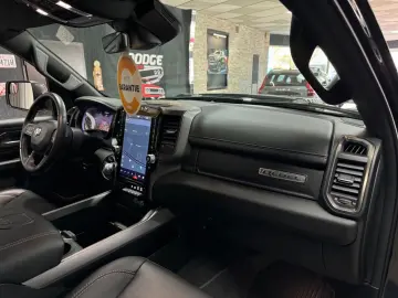 DODGE RAM 5.7 HEMI 4X4 Rebel  LCD-Tacho  Pano 12 NAVI