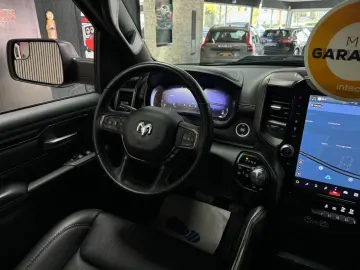 DODGE RAM 5.7 HEMI 4X4 Rebel  LCD-Tacho  Pano 12 NAVI