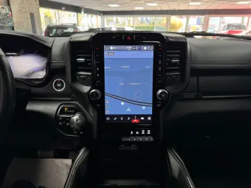 DODGE RAM 5.7 HEMI 4X4 Rebel  LCD-Tacho  Pano 12 NAVI