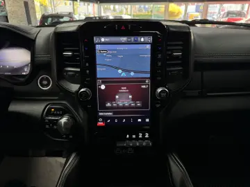 DODGE RAM 5.7 HEMI 4X4 Rebel  LCD-Tacho  Pano 12 NAVI