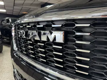 DODGE RAM Tungsten 3.0 Hurricane Pano HUD Massage LPG