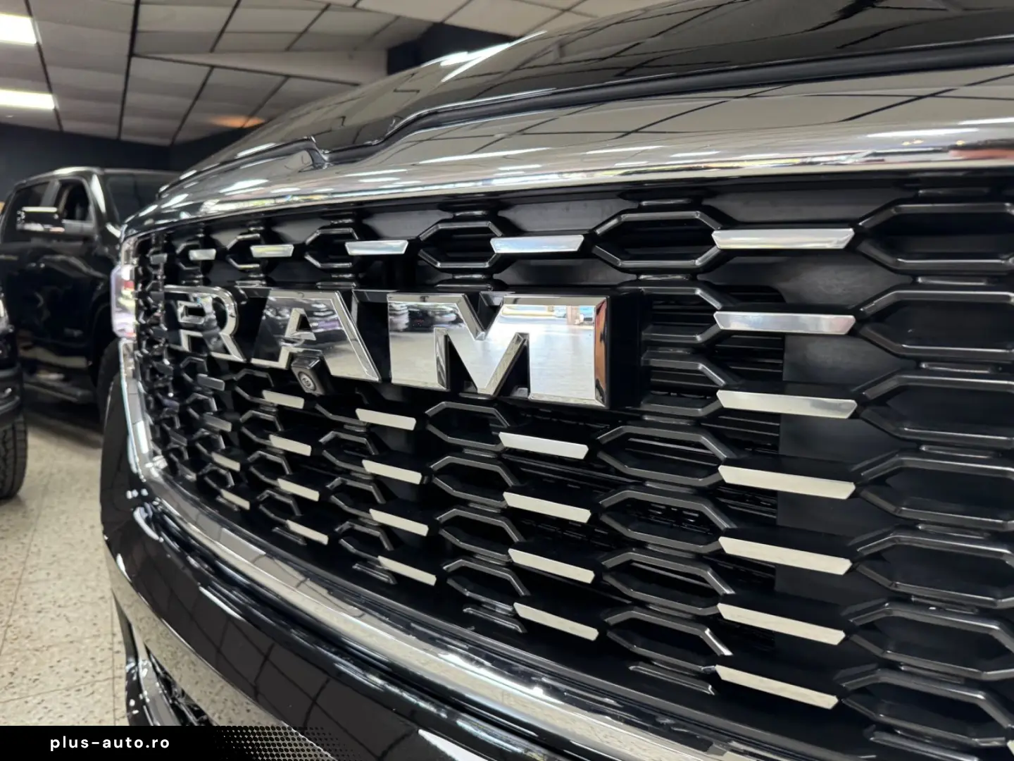 DODGE RAM Tungsten 3.0 Hurricane Pano HUD Massage LPG
