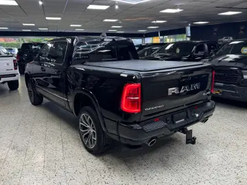 DODGE RAM Tungsten 3.0 Hurricane Pano HUD Massage LPG